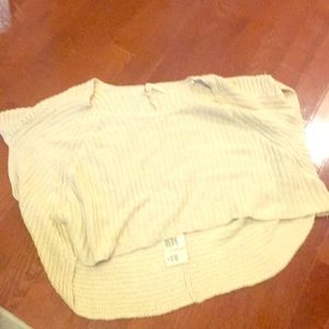 Short sleeve sweater